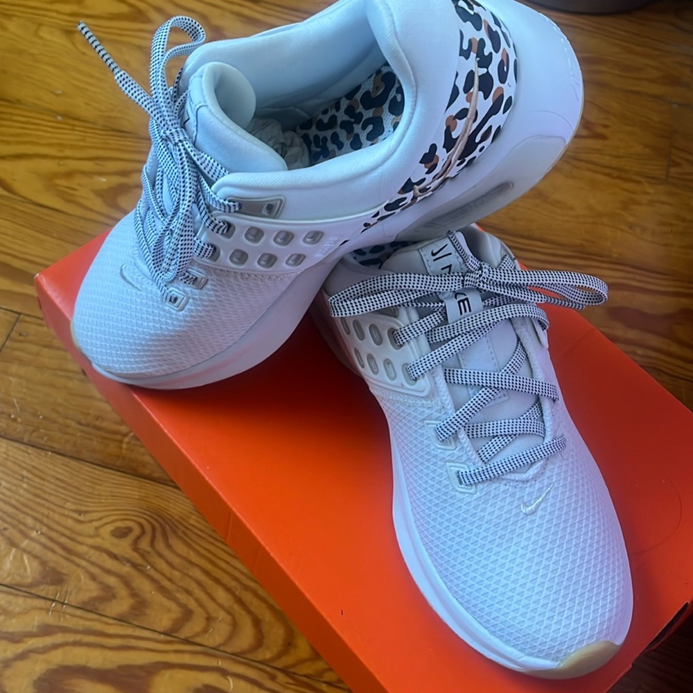 NEW W Nike Air Max Bella TR 4 PRM